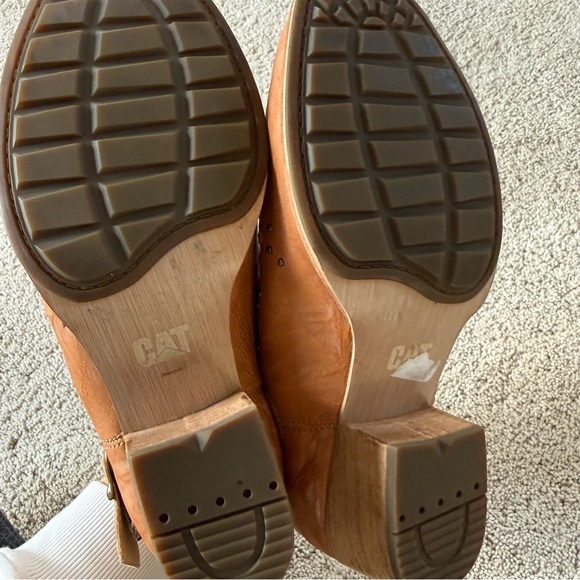 Caterpillar Women's "Cheyenne" Distressed Leather Ankle Boots - Tan/Tawny 9.5 - Picture 6 of 9